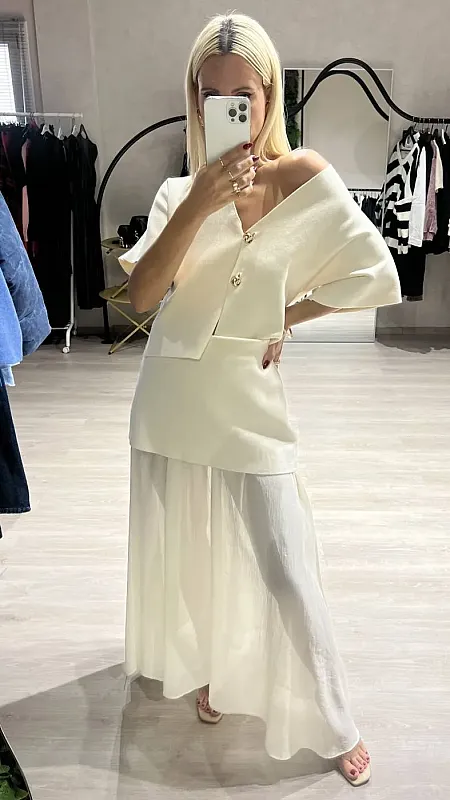 White lounge set