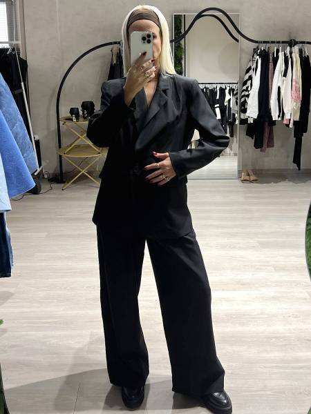 Modern Fit Black